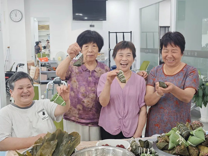 粽叶飘香，满心温暖——我们在众康提前过端午了！